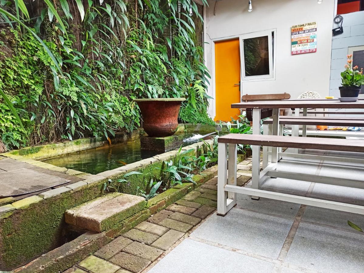 Jeng Tini Guest House Bogor Exterior foto