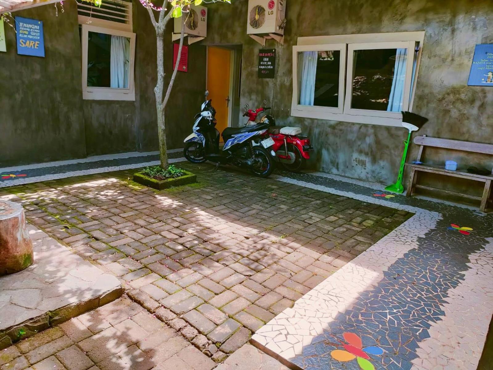 Jeng Tini Guest House Bogor Exterior foto